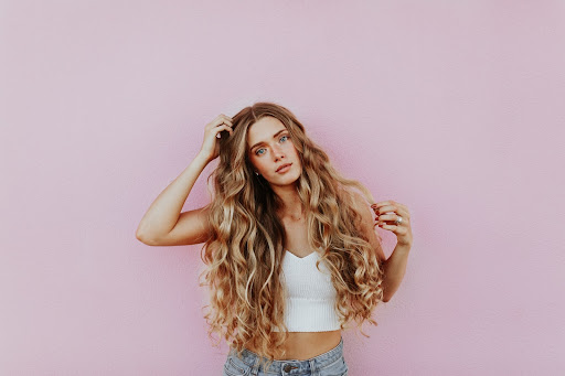 Check The Different Benefits Of FUsing Hair Extensions 