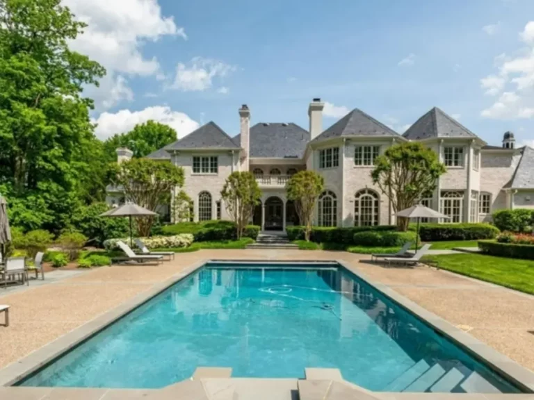 12 MD Dream Homes: $6.8M Estate With Pool, Historic Wimbledon House